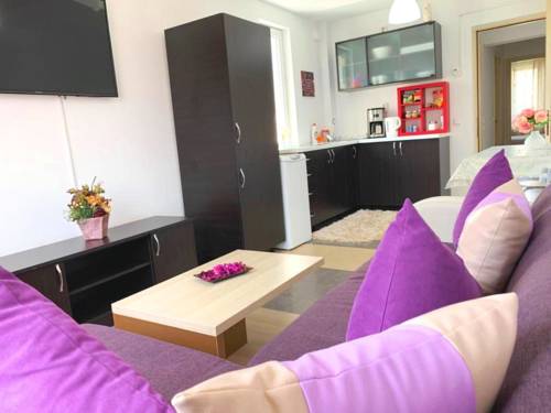3-room Apartment 5 minutes to Palas, Large & Very Clean 